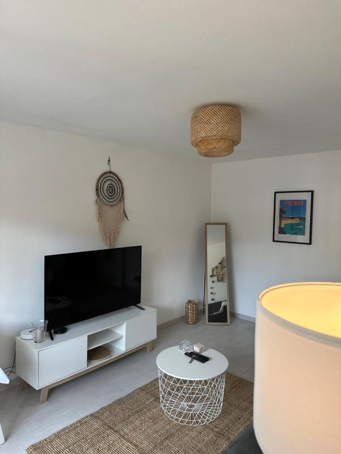 Spacieux Studio A Golfe Juan 2 Minutes Des Plages Vallauris Exterior foto